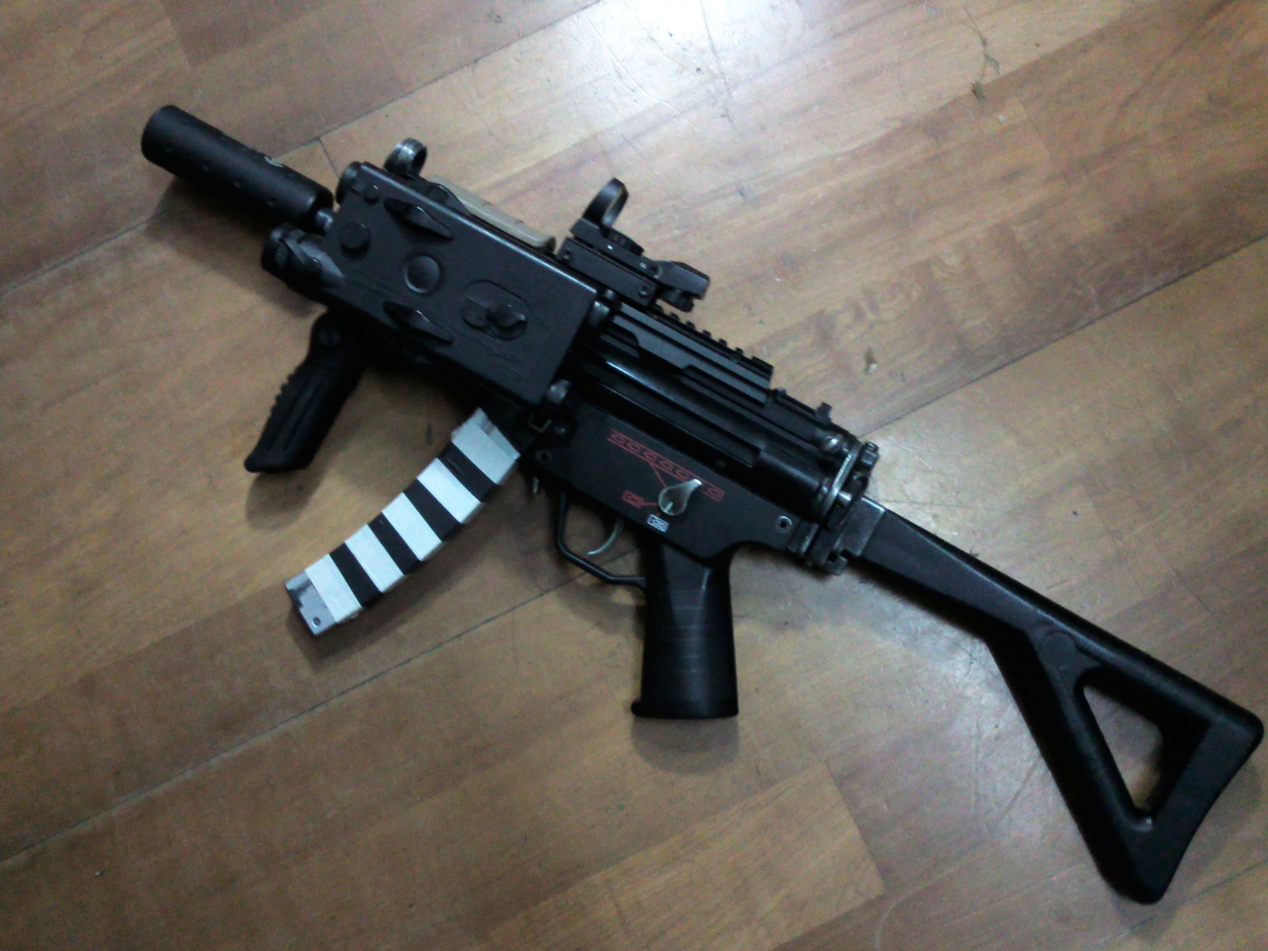 My MP5K-PDW look like Bizon LoL image - Ai