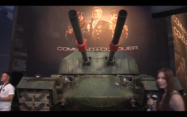 Gamescom 2013 - Front View of the APA Tank