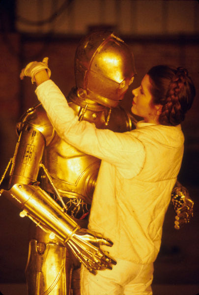C-3PO got a date...