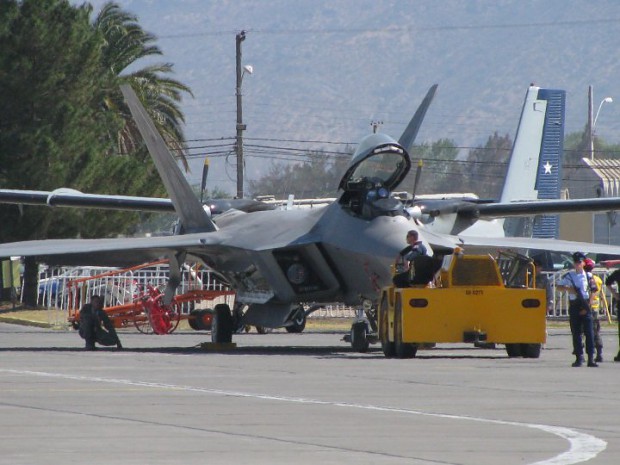 F-22 in Fidae 2010