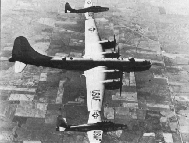 B-29 bomber with 2 EF-84Bs 