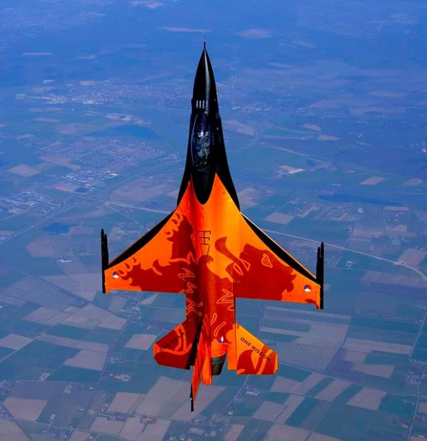 RNLAF F-16 of the Dutch Demo Team
