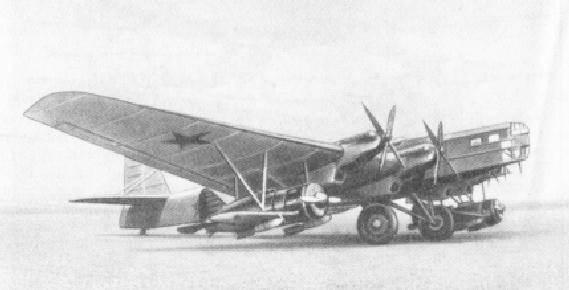 TB-3-4АМ-34FRN bomber with 2 I-16 fighters