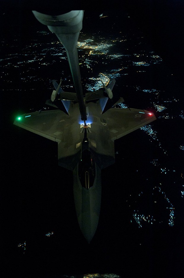 F-22 night refueling