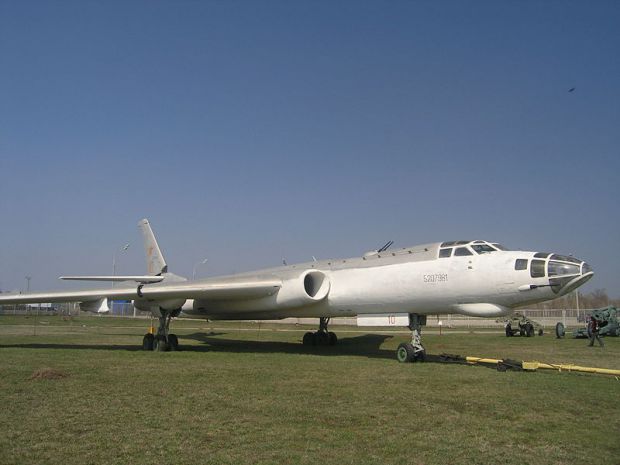 TU-16 (badger bomber) 