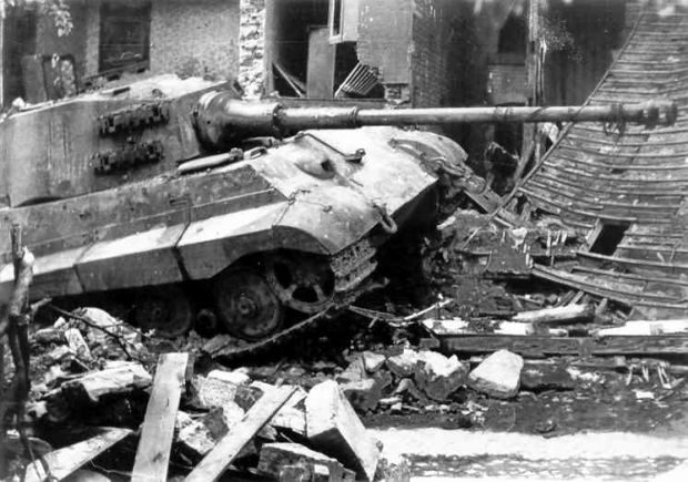 Tiger II on the Stavelot streets