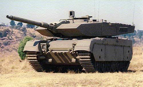 Churchill from WW2 meets Leopard 2 MBT