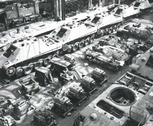Jagdpanther/Panther production line.