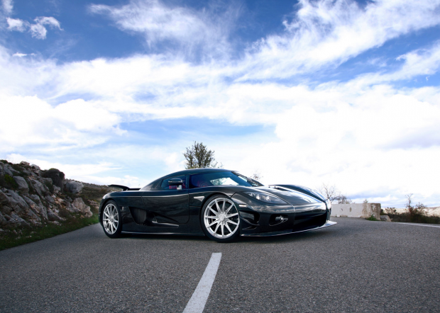 5 fastest cars in the world as of 03-02-2011