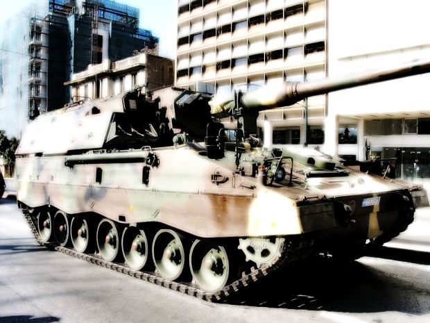Panzerhaubitze 2000