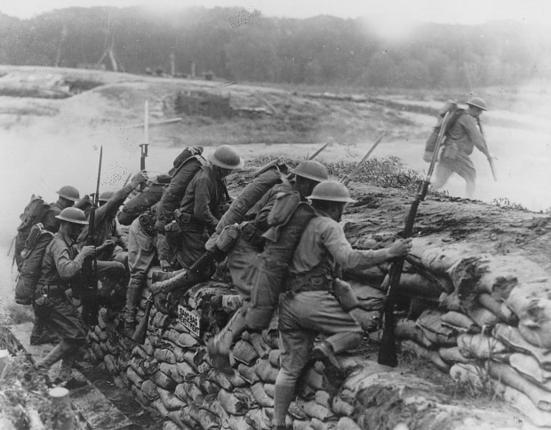 ww1 infantry on the move