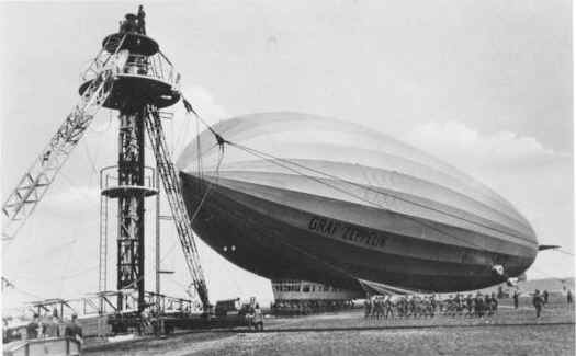 Graf Zeppelin 127 Docking