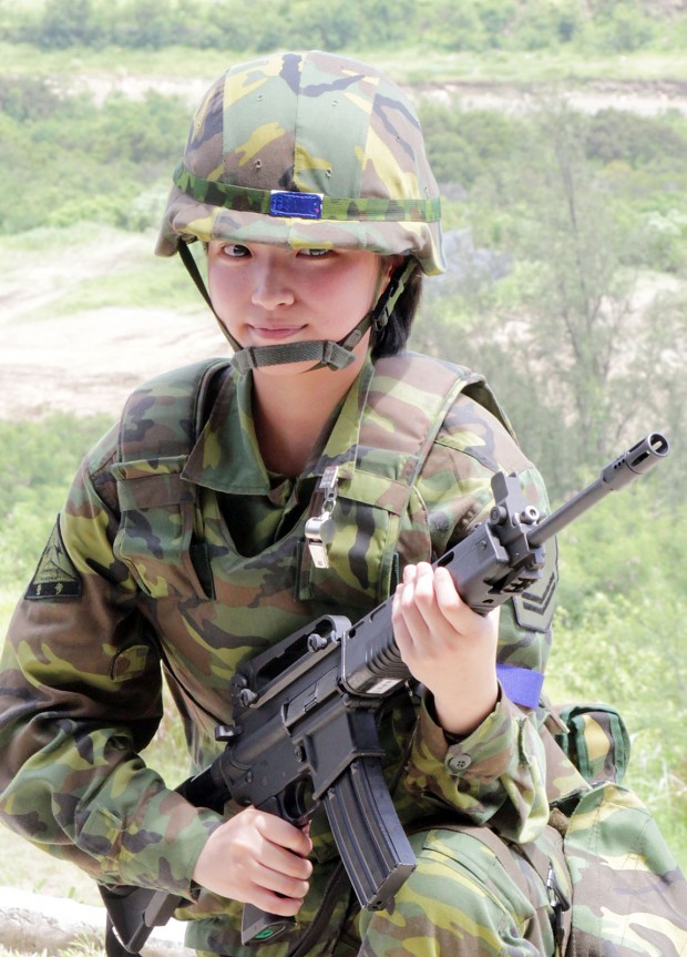 Taiwanese Female Soldier (PR China)