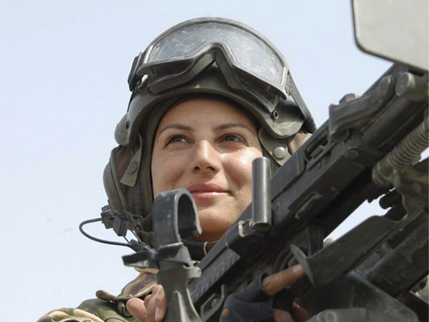 Italian Army crew-woman