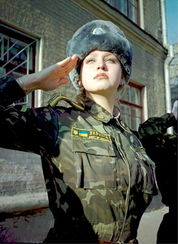 Ukrainian female soldier