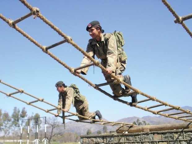 Haulin' ass: Pakistani female soldiers