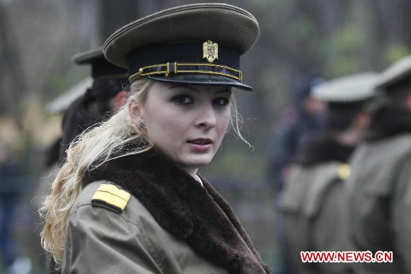 Romanian female soldier