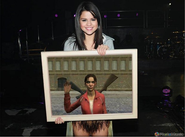 WTF Selena Gomez is a fan of Zoey xD