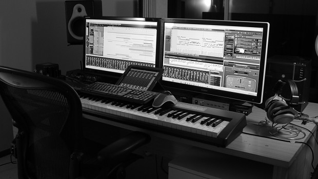Studio (2012)