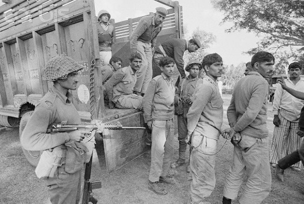 Indian hinduz take over 93000 pak troops as POWs.