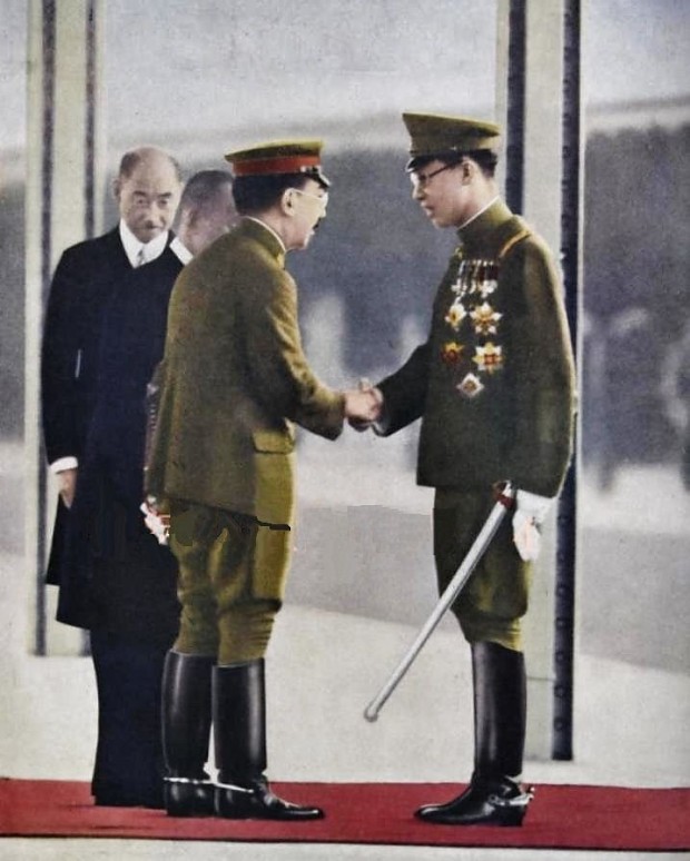 Emperor Hirohito meet with Aisin Gioro Emperor Kangde Puyi of Manchukuo