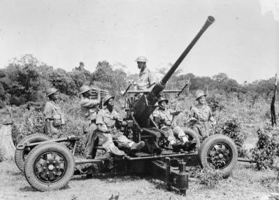Askaris of the 11th East African Division receiving instruction on the 40mm Bofors anti-aircraft gun