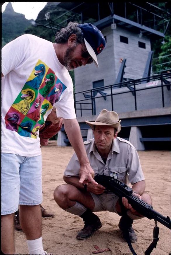 Steven Spielberg and Bob Peck (Robert Muldoon) behind the scenes | Jurassic  park movie, Jurassic park film, Jurassic park