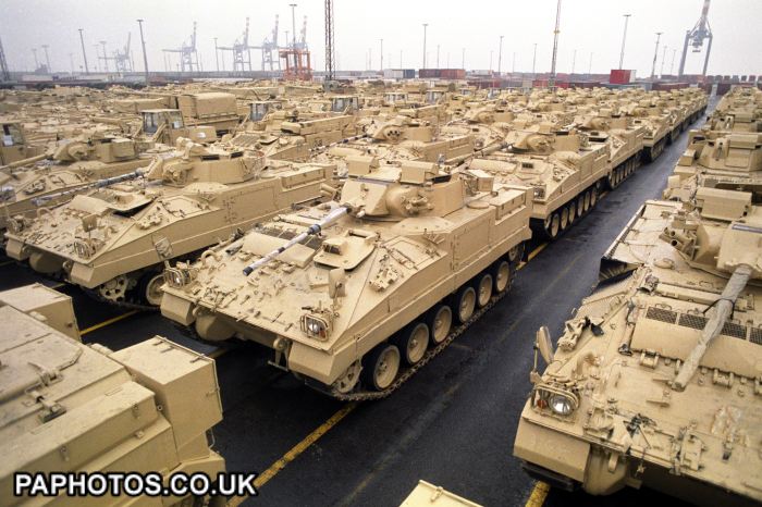 first-gulf-war-british-army-vehicles-warrior-tanks-bremerhaven-1990.jpg