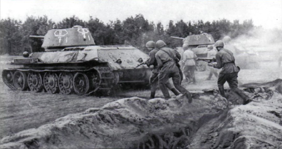 T-34 Mod1943 moves forward during fighting in image - Tank Lovers Group ...