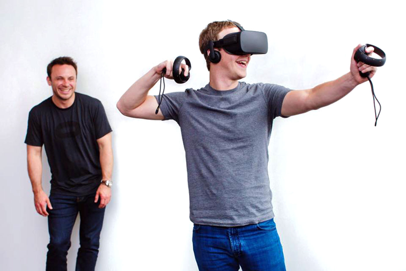 mark zuckerberg using oculus