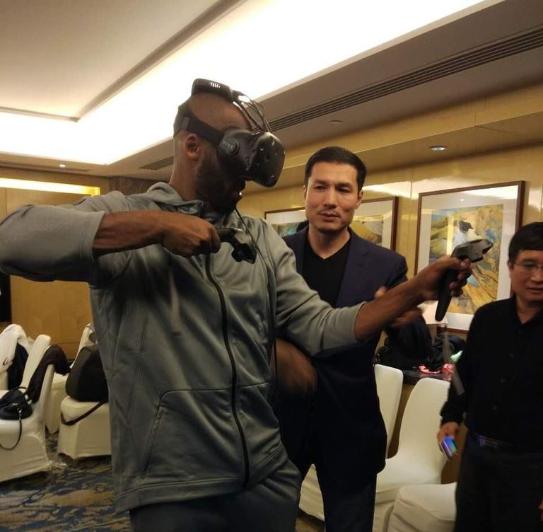 Kobe Bryant HTC Vive Wireless e1