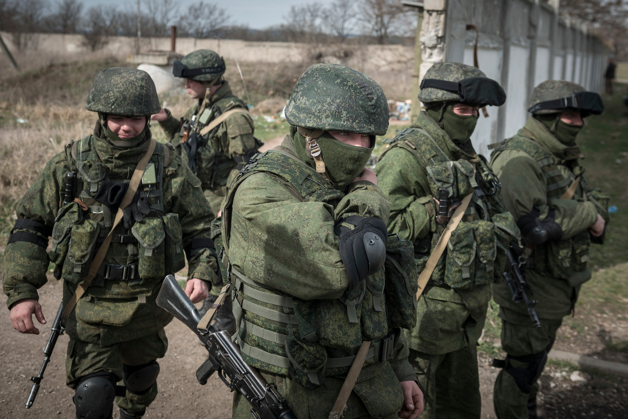 Человек в военной бригаде. Армия России. Армия РФ. Русские войска. Российский солдат.